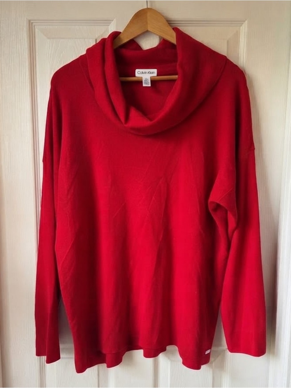 ♠️ Sweater NWOT
Calvin Klein Red Cowl Neck Knit Like New - Picture 2 of 4